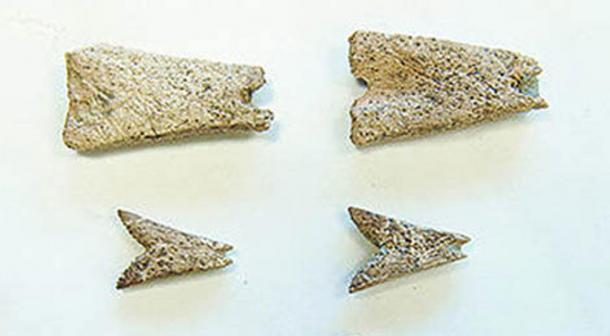 Detalle, colgantes de hueso prehistóricos encontrados en el sitio arqueológico Mead en Alaska puede ser los primeros ejemplos de obras de arte en el norte de América del Norte. 