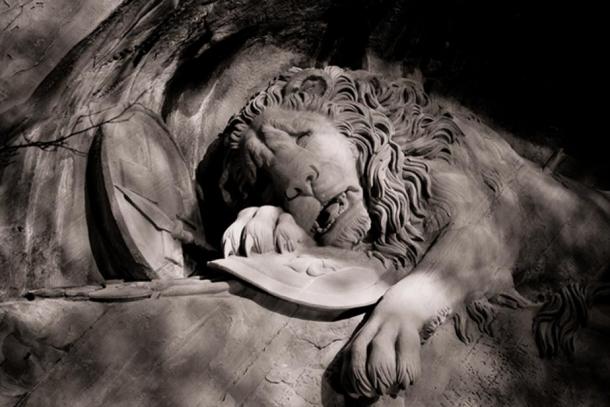 A close-up of the Lion of Lucerne.