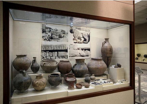 Alfarería y artefactos descubiertos desde Aslantepe, Turquía, actualmente en el Museo Arqueológico de Malatya