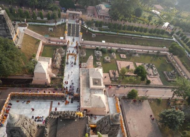 Vista general de las stupas votivas de la parte superior del templo Bodhgaya, Gaya, Bihar