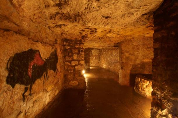 Misteriosos laberintos de Buda...Enigmaticas cuevas bajo palacio y inexplicablemente la policia evacua ...  Walls-of-the-labyrinth