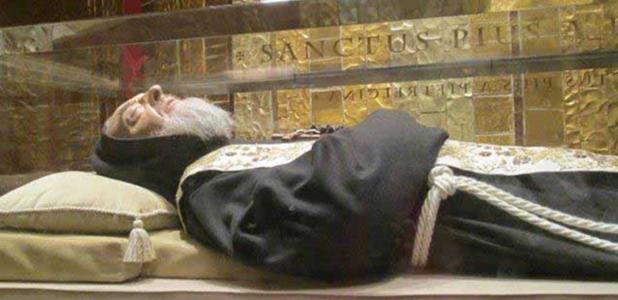  PADRE PADILLA, THE INCORRUPTIBLE: BODY OF MURDERED FRIAR REMAINS PERFECTLY PRESERVED AFTER CENTURIES Padre-Padilla