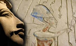 Akhenaten, relief of the pylons of the house of Panehsy, Chief Servitor of the Aten. It depicts Akhenaten making offerings to the Aten. 