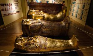  Did You Know that Tutankhamun Was Buried in Not One but THREE Golden Sarcophagi? THREE-Golden-Sarcophagi