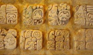 Linguists Are Finally Unravelling the Mysteries Trapped Within Mayan Hieroglyphs Trapped-Within-Mayan-Hieroglyphs