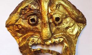 A repoussé golden death mask dating to before 200 AD