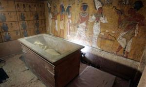 Spanish Leak Reveals Hidden Chamber in Tutankhamun Tomb is Full of Treasures Stone-sarcophagus
