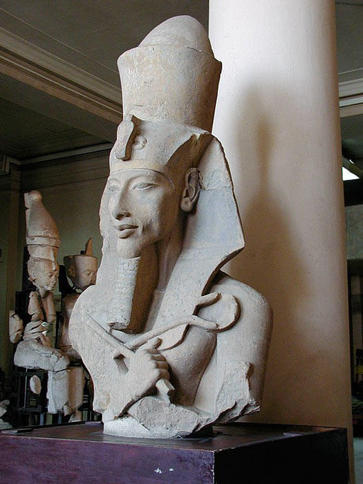 Eccentric Pharaoh Akhenaten changed Egyptian religion with his Aten sun cult and also how buildings were made by introducing the smaller, easier to use talatat blocks. A bust of Akhenaten at the Egyptian Museum. (CC BY-SA 2.5)