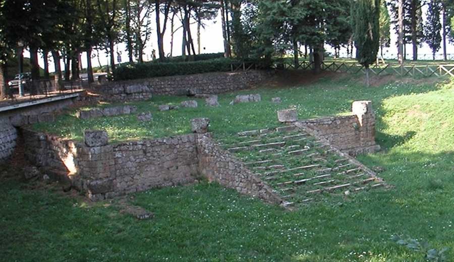 A picture of the remnants of an Etruscan temple in Orvieto, Italy. (CC BY-SA 3.0)