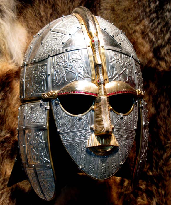 Réplica de máscara anglosajona descubierta en Sutton Hoo