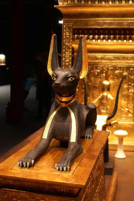 A museum-quality replica of the Anubis shrine from Tutankhamun’s tomb. (Michail / CC BY-SA 3.0)