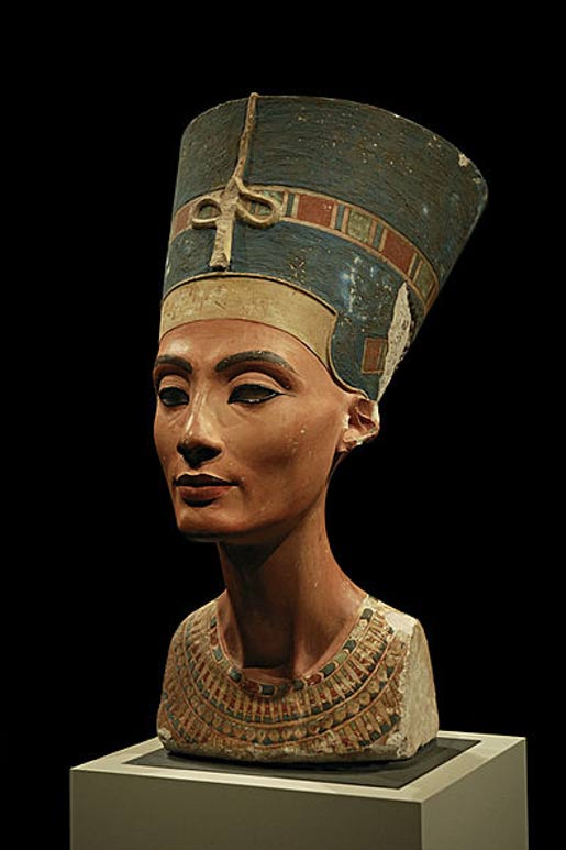 Bust of Queen Nefertiti in the Neues Museum, Berlin. 
