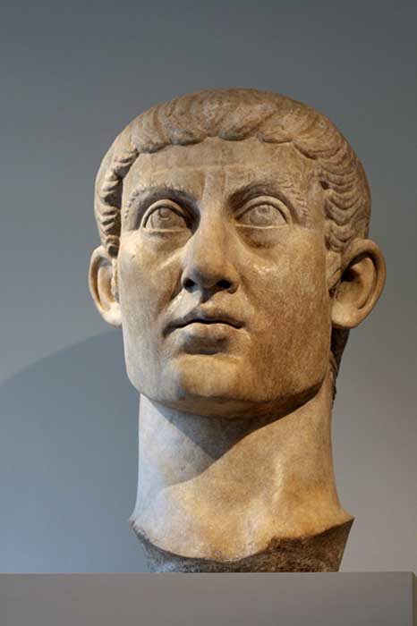 Colossal head of Constantine, from a seated statue: a youthful, classicizing, other-worldly official image