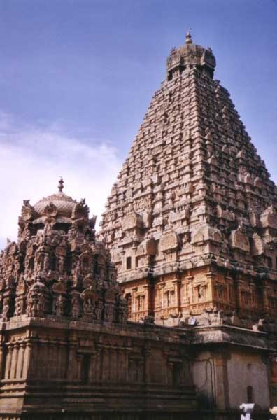 Detail of the main Vimanam (Tower) of the Great Temple at Thanjavur. (Public Domain)