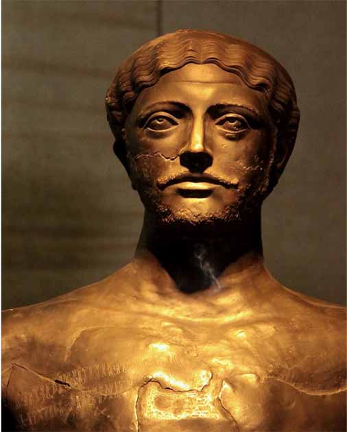A bronze statue of Dhamar Ali Yahbur II, a Himyarite king who probably reigned in late 3rd or early 4th century AD (Retlaw Snellac / CC BY 2.0)