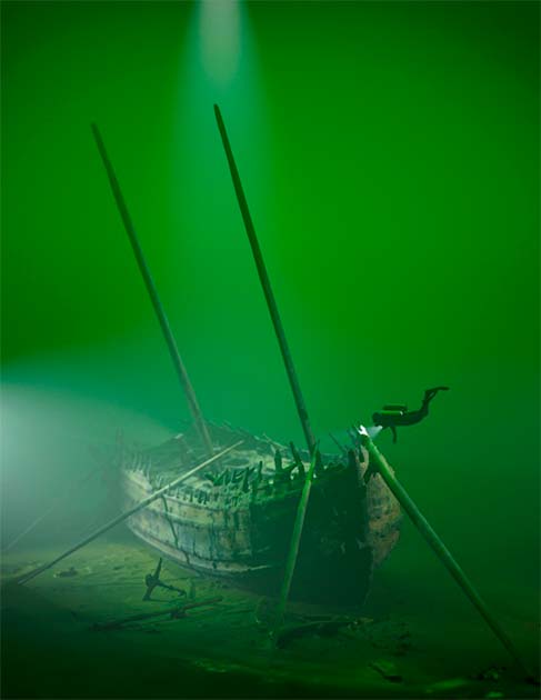 Diving at the Dalarö wreck of a 17th century ship off the coast of Sweden. (SMTM - Ingemar Lundgren - Ocean Discovery / CC BY-SA 4.0)