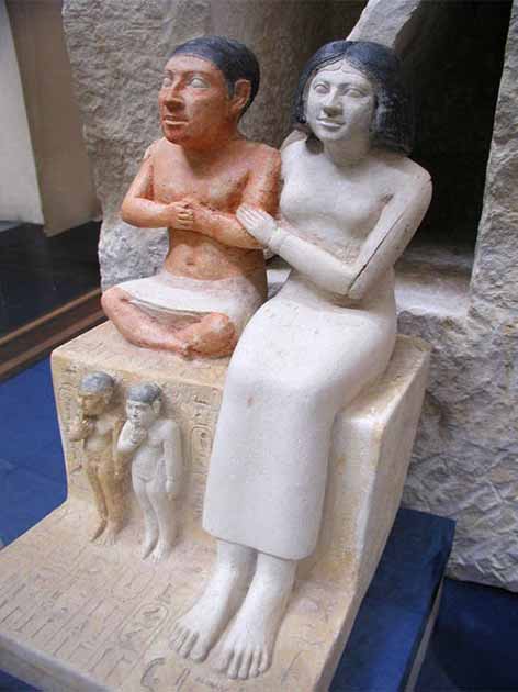 Evidence of dwarves can be found in historical records from ancient Egypt and the most famous of these is Seneb, depicted here with his normal size wife and children. (Egyptian Museum / Public domain)