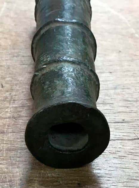 Hand cannons were commonly used in China from the 13th century onwards. They were introduced onto the battlefields of Europe in the 14thand 15th centuries.  (Hansons)