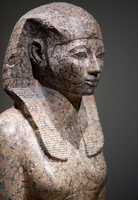 A stone statue of Hatshepsut.