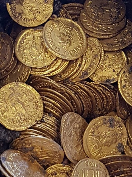 Hundreds of gold coins were found. (Image: MiBAC)