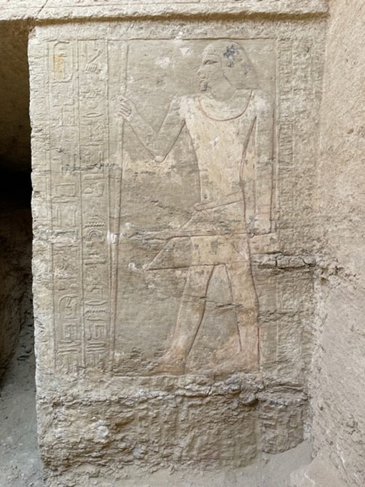 Una imagen de Mehtjetju, el dignatario egipcio de élite, encontrada en su tumba recién descubierta en Saqqara. (Centro Polaco de Arqueología Mediterránea, Universidad de Varsovia)