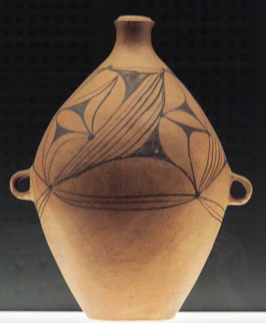 Gran recipiente de agua de la cultura Yangshao tardía o Majiayao temprano; de la provincia de Shaanxi, Shanxi o Gansu; IV milenio antes de Cristo; Museo Rietberg (Zúrich, Suiza) (CC BY-SA 4.0)