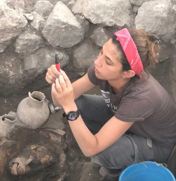 Rachel Kalisher working in the field in Megiddo. (Rachel Kalisher/PLoS ONE)