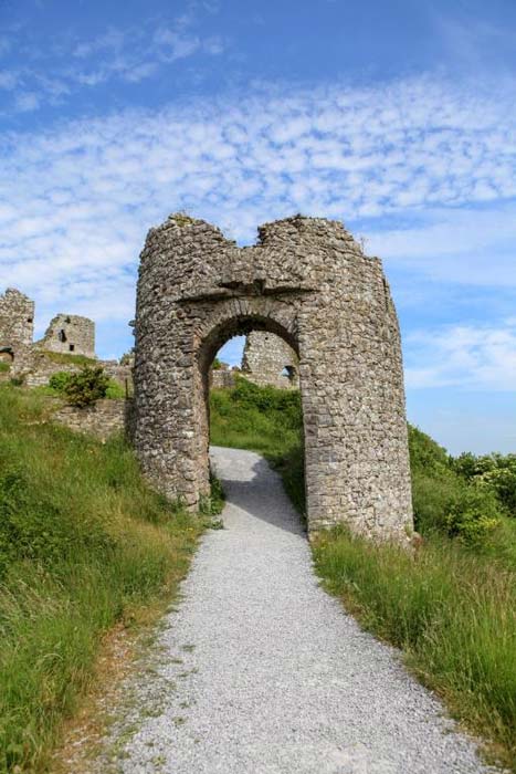 Remains of a gateway at Dunamase. Credit: Ioannis Syrigos