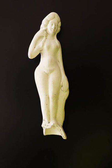 La estatuilla de Venus romana limpiada encontrada en Gloucester, Inglaterra. (Gloucestershire en vivo)
