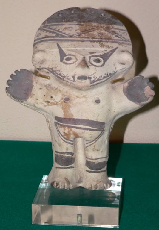 Solid clay idol called cuchimilco from the Chancay culture.