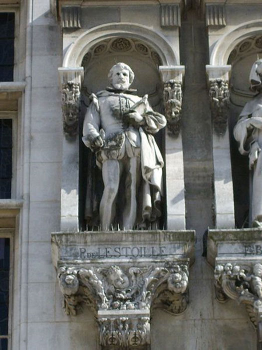 Statue of Pierre de l'Estoile. (Harmonia Amanda / CC BY-SA 3.0)