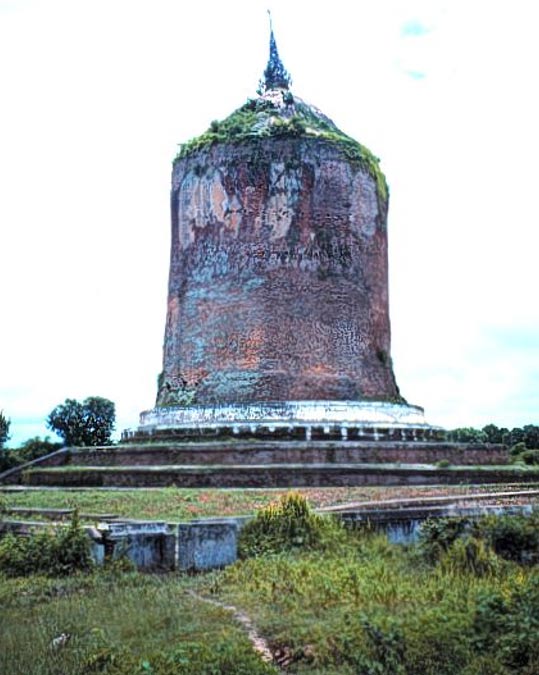 he Bawbawgyi stupa, Sri Ksetra, Myanmar/Burma.