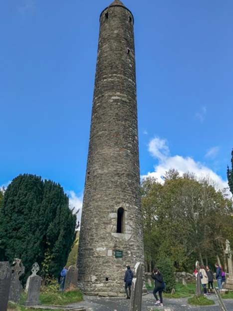 The round tower at Glendalough. (Ioannis Syrigos)