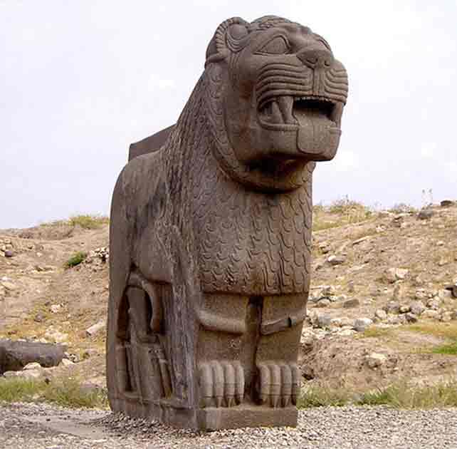 Ancient statue of a lion at Ain Dara, Syria. (Materialscientist/CC BY 2.0)