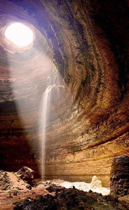 Looking up from the bottom of the Well of Hell in Yemen. (Omani Caves Exploration Team)