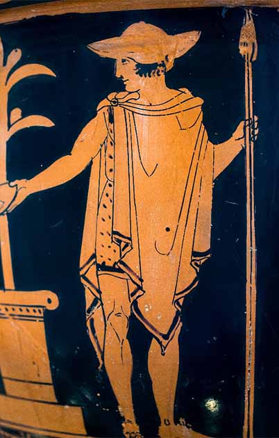 The chlamys was a short cloak worn by men in ancient Greece (ArchaiOptix / CC BY SA 4.0)