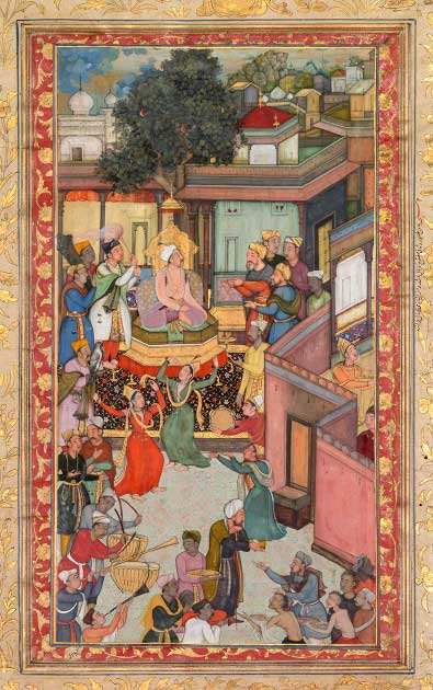 Representación de la ceremonia de circuncisión de los hijos de Akbar en su capital recién construida, Fatehpur Sikri. Bailarines con vestimenta turca Chaghatai actúan mientras el peso de oro de Akbar se distribuye entre los pobres. (Dominio publico)