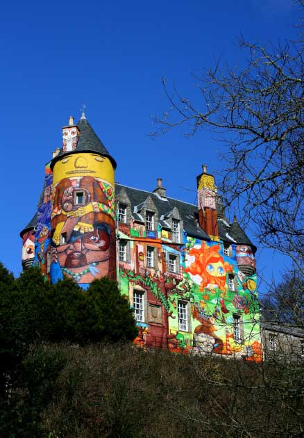 The colorful graffiti added to Kelburn Castle in the 21st century has become a tourist attraction. (Jehane / CC BY NC ND 2.0)