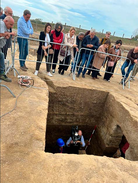 The entrance of the Etruscan tomb in Vulci. (Municipality of Montalto di Castro)