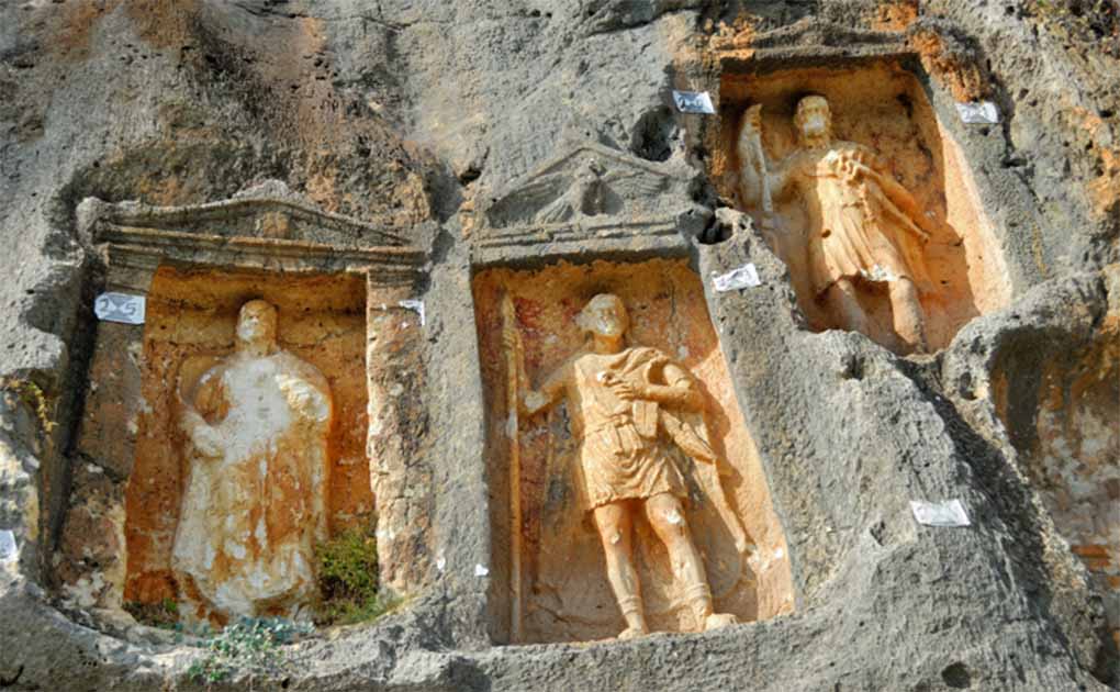 Some of the figures at Adamkayalar. Source: Oleg Znamenskiy/Adobe Stock