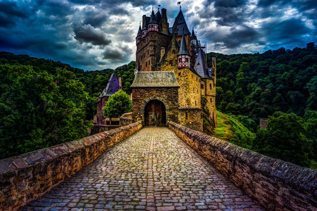 Eltz Castle A Majestic Medieval Pile Owned By The Same Family For 800 Years Ancient Origins