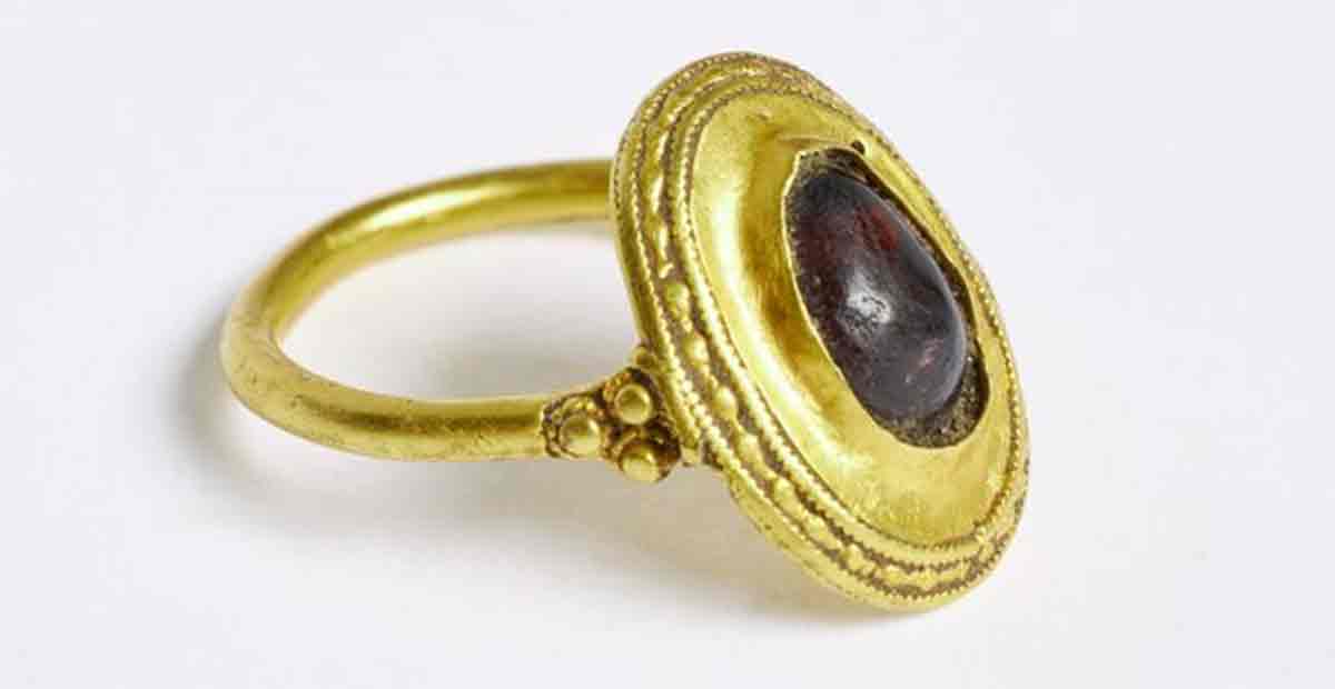 Gold Ring Hints At Unknown Royalty and an Alliance with the Kingdom of France - Vimarsana News