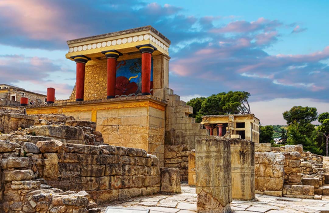 The Magnificent Palace Of Knossos In Crete Was Stronghold Of The 