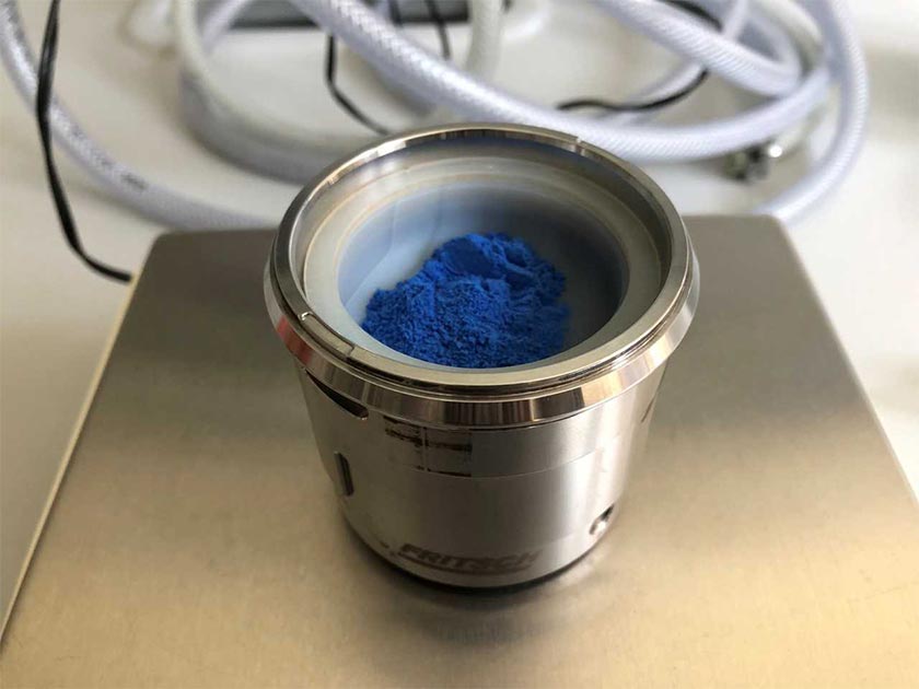 Egyptian blue pigment: the researchers obtained the nanosheets from this powder. (University of Göttingen