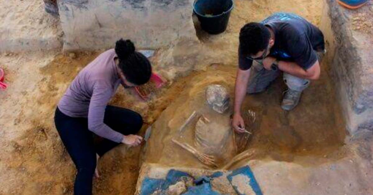 Archaeologists unearthed 43 human skeletons and in excess of 100,000 artifacts in a construction site in Sao Luis, Brazil. Source: Iphan handout 