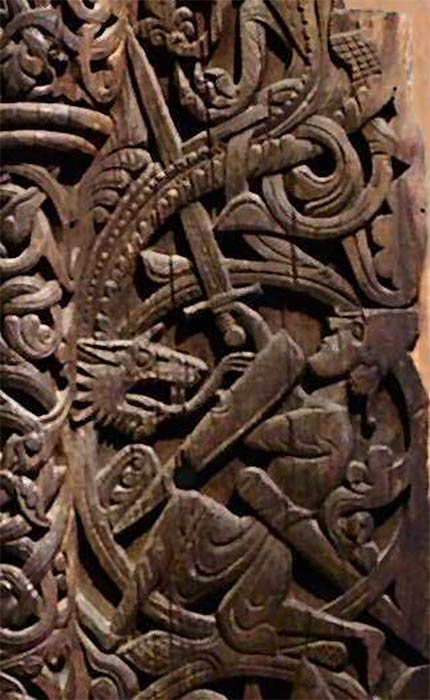 Sigurd matando al dragón Fafnir en la iglesia de madera de Hylestad (siglo XII) (Jeblad/CC BY-SA 3.0)