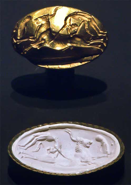 Minoan seal of Bull leaping (c, 1700 BC) (Andree Stephan / CC BY-SA 3.0)