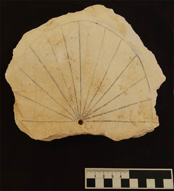 Ancient Egyptian sundial from 13th century BC discovered in the Valley of the Kings in 2013. (© University of Basel)