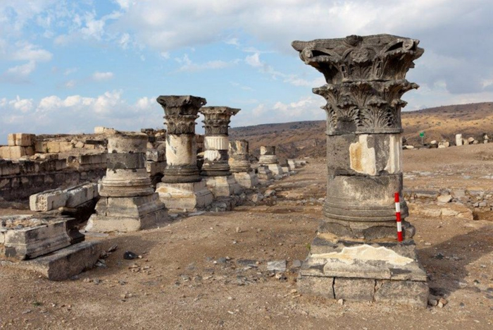 Ancient columns standing at the Hippos Sussita excavation site.