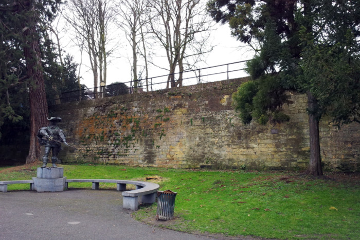 The statue of d'Artagnan in Aldenhofpark, Maastricht